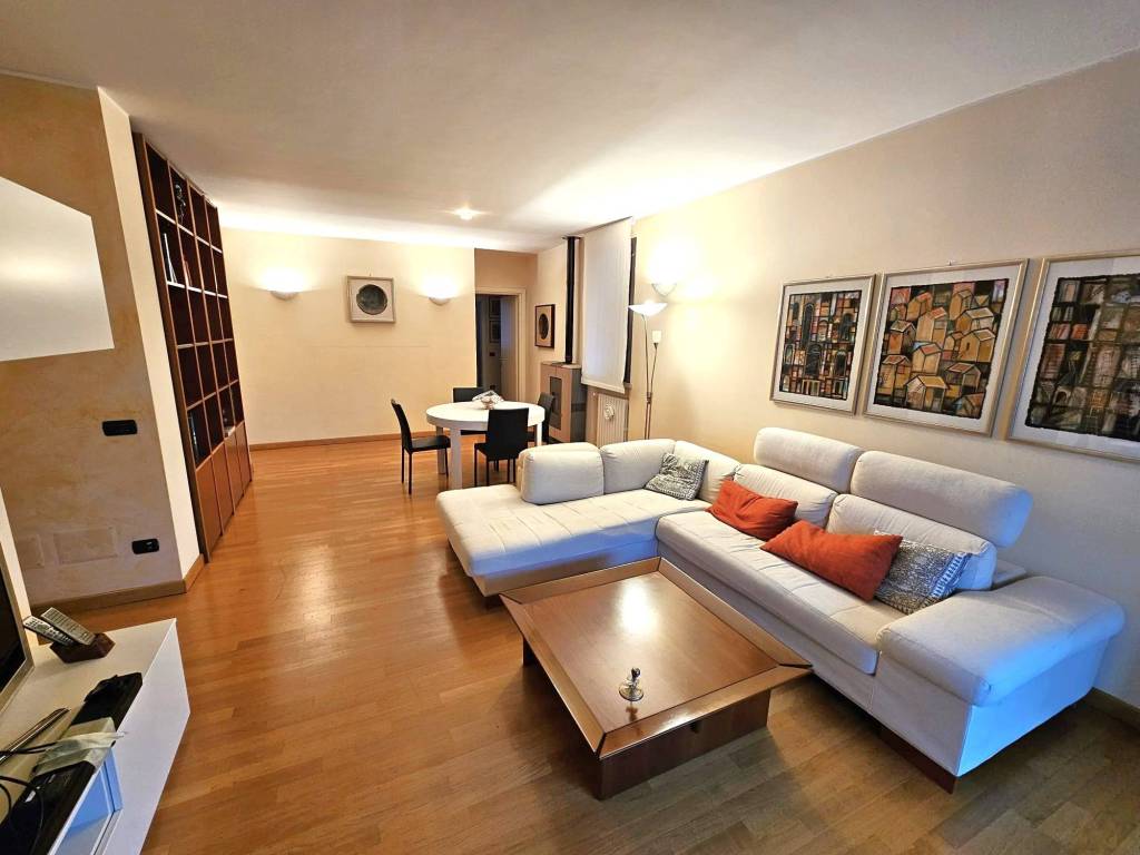Appartamento a Luino in Via Gioachino Rossini, 7a - Foto 5