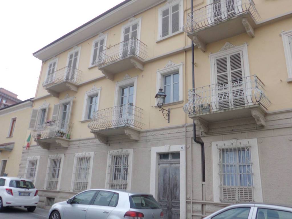 Appartamento a Bra in Corso San Secondo - Foto 2