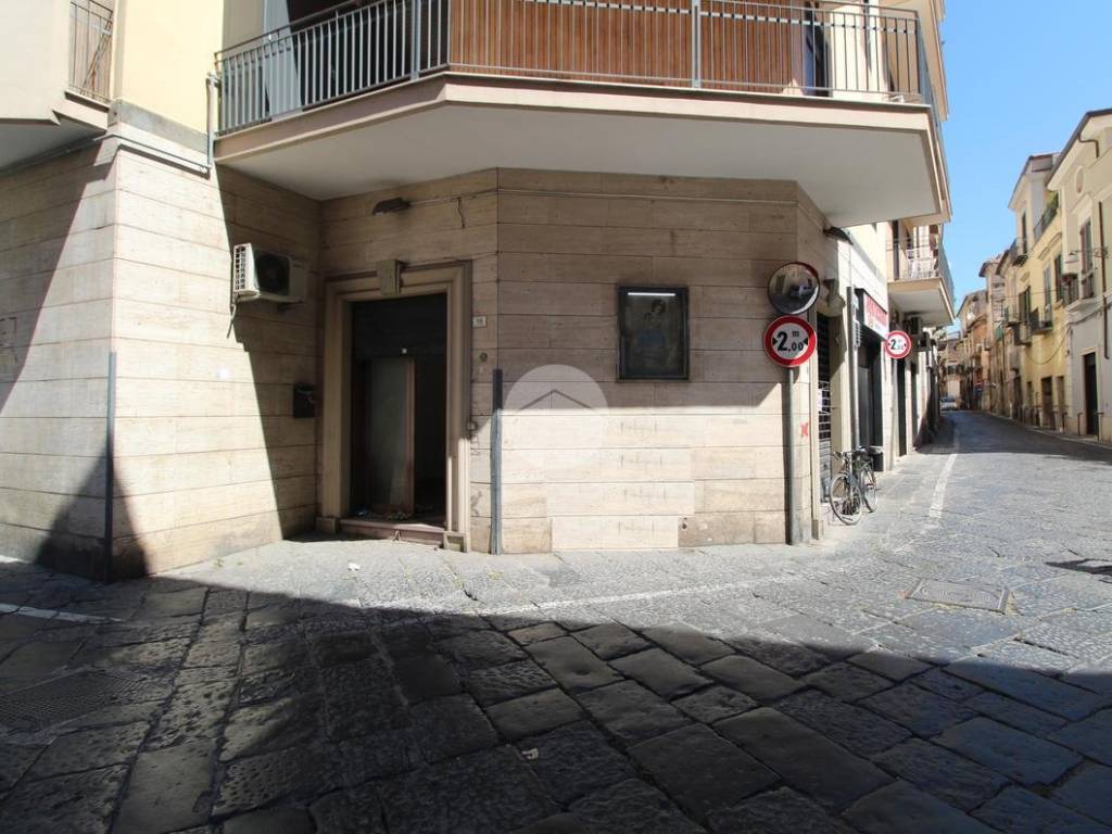 Immobile a Santa maria capua vetere in locale piazza G. Della Valle, 16 - Foto 2