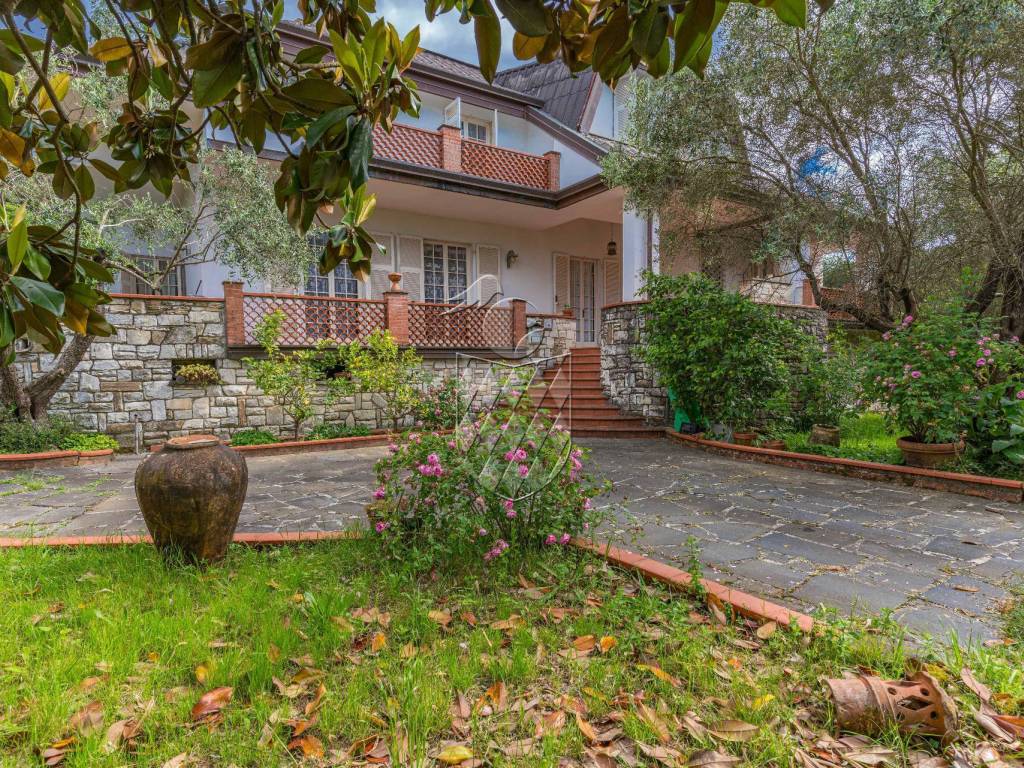 Villa a Castelnuovo magra in Via Case Rosse - Foto 4