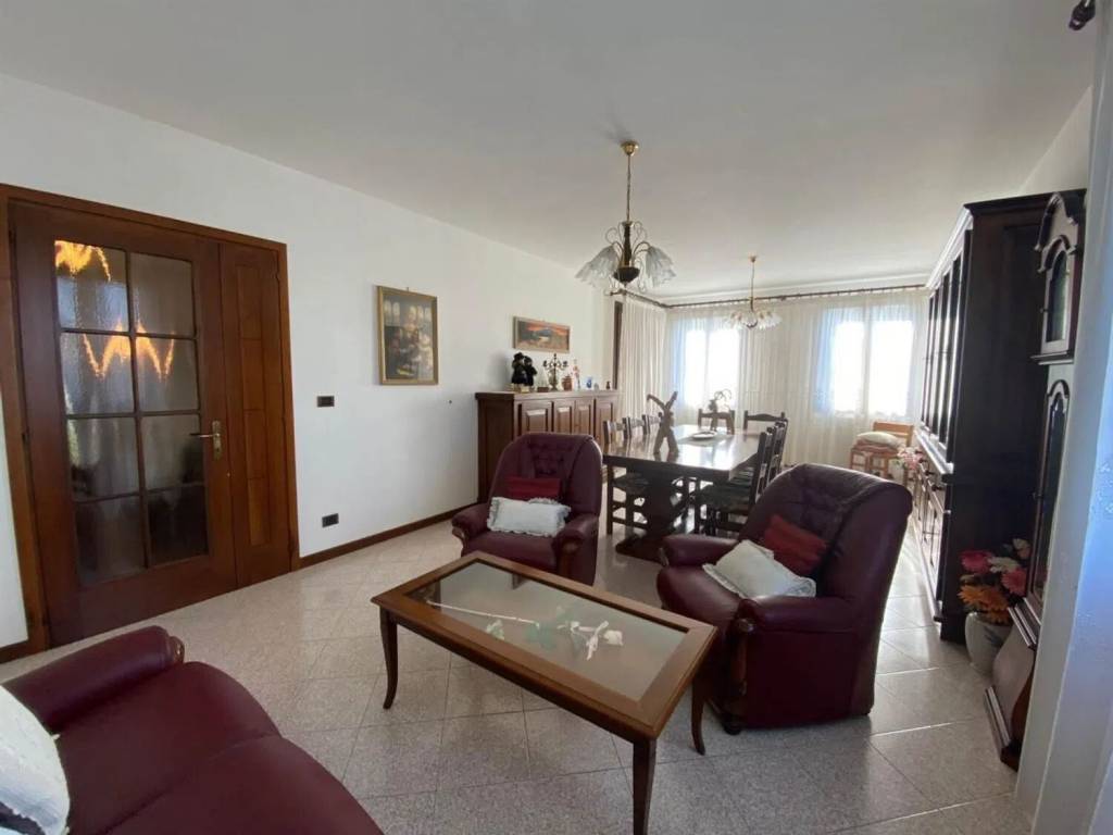 Villa a Due carrare in Via Iv Novembre, 107 - Foto 2