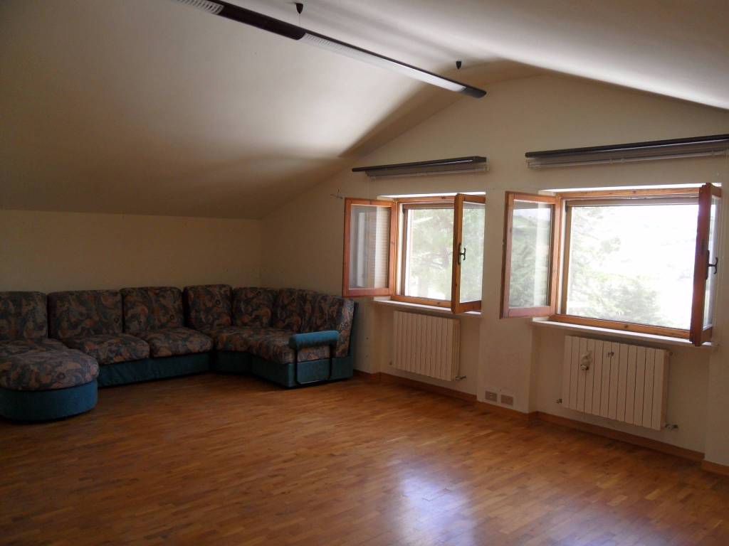 Villa a Montelupone in Strada Provinciale Recanati - Montelupone - Foto 2