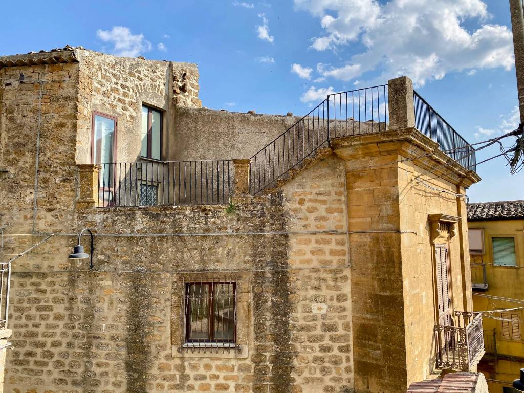 Casa indipendente a Calascibetta in Via Conte Ruggero - Foto 5