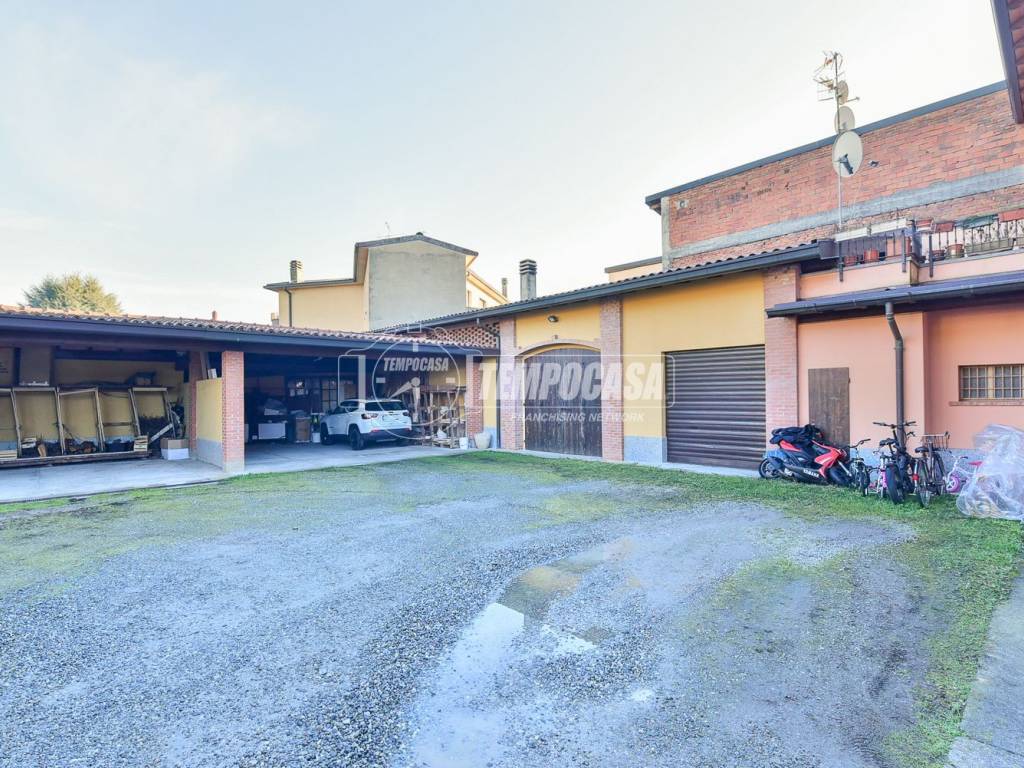 Palazzo / stabile a Cantù - Foto 3