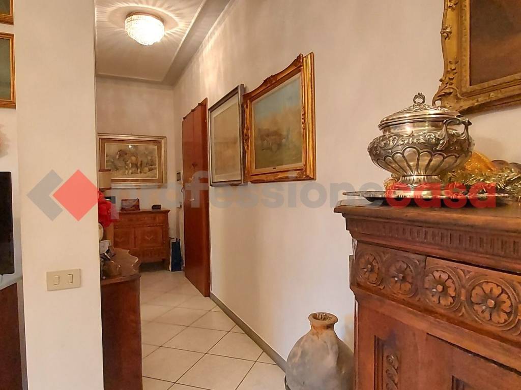 Appartamento a Colle di val d'elsa in Piazza Martiri di Montemaggio, 1 - Foto 3