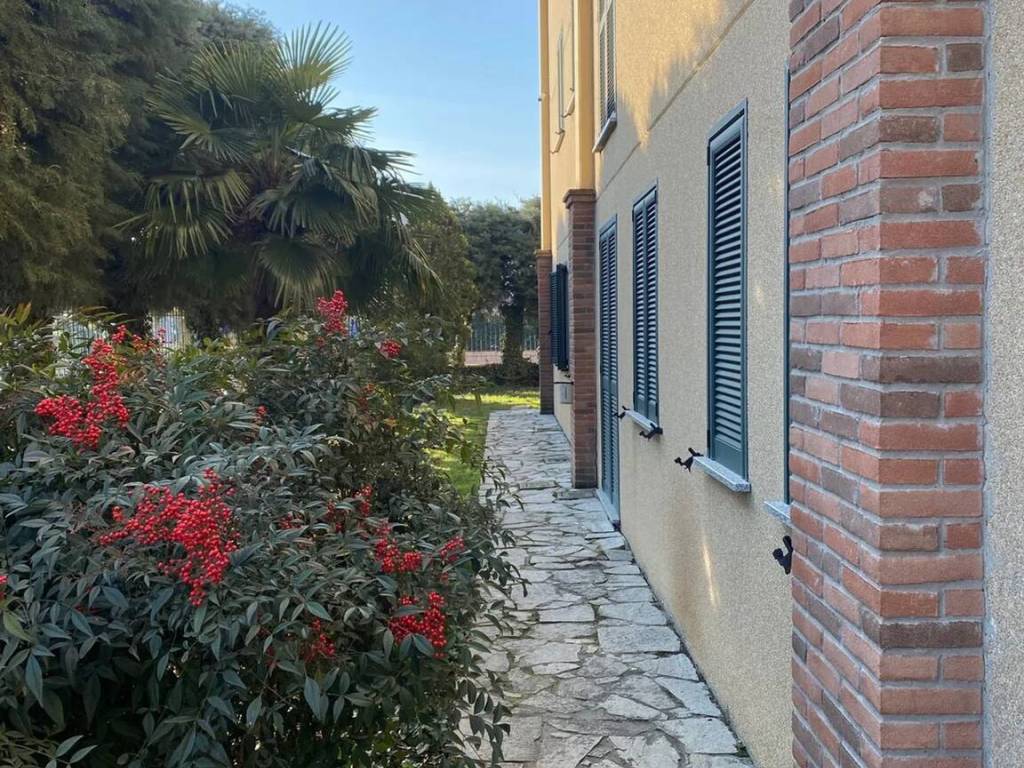 Villa a Sant'alessio con vialone in Via Delle Margherite S.N.C. - Foto 2