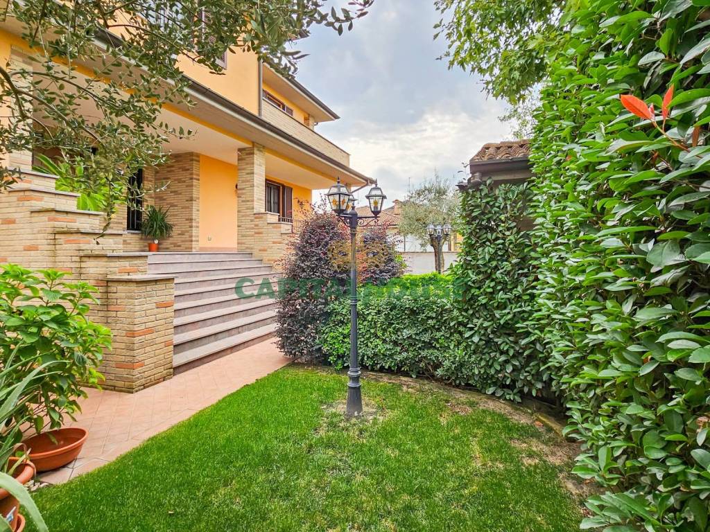 Villa a Ceranova in Via Grazia Deledda - Foto 2