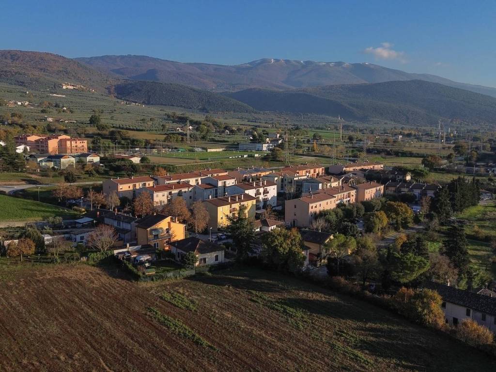 Terreno a Foligno in Via Colle Scandolaro - Foto 3