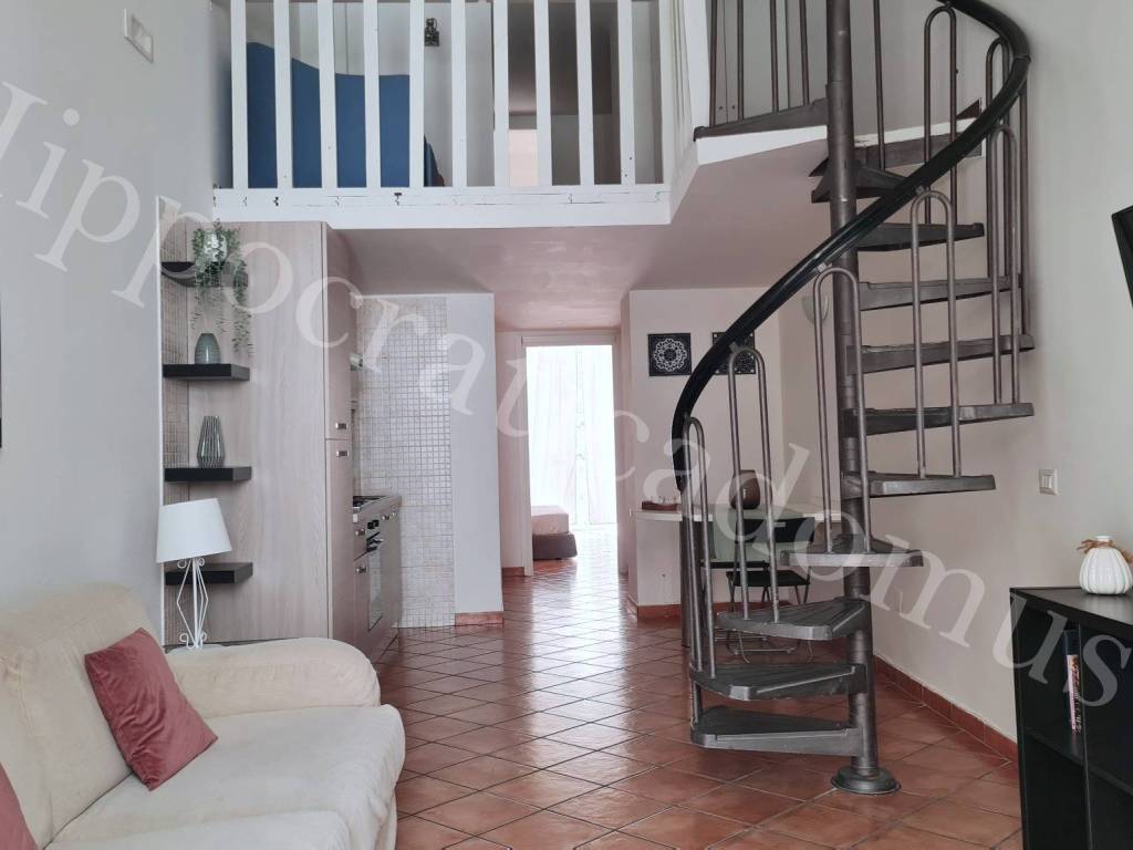 Appartamento a Salerno in Via Porta Rateprandi - Foto 2