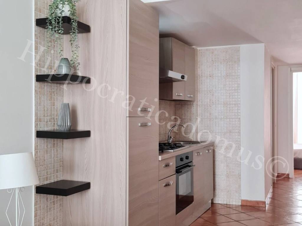 Appartamento a Salerno in Via Porta Rateprandi - Foto 3