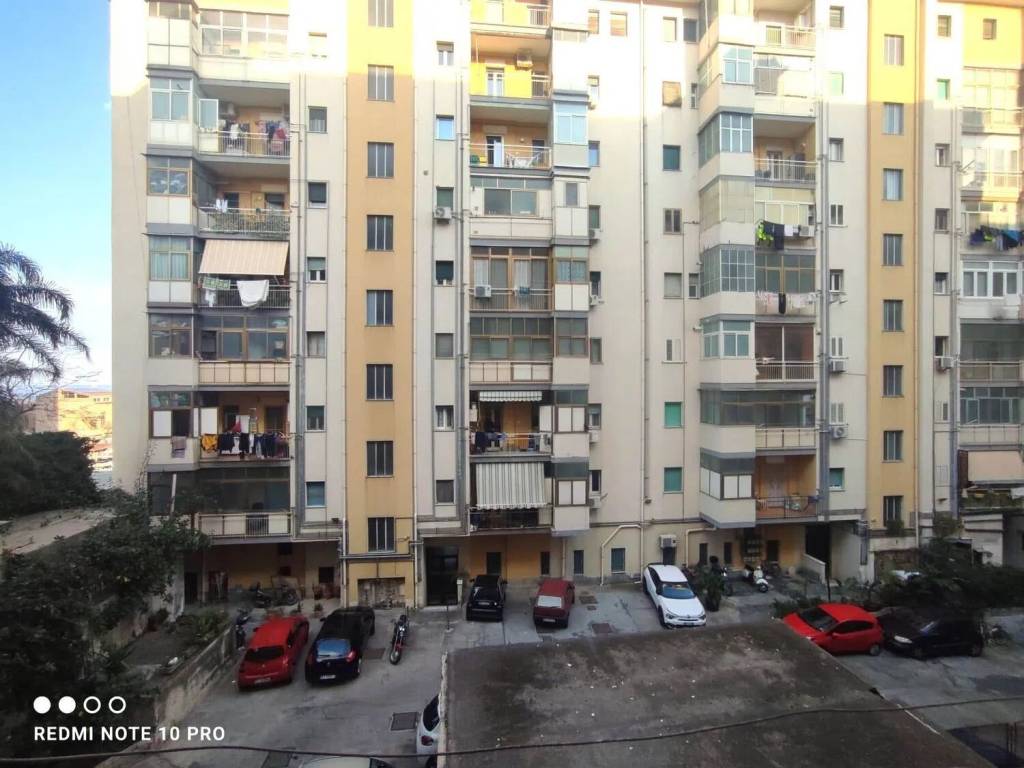 Appartamento a Catania in Piazza Duca Di Camastra S.N.C. - Foto 2