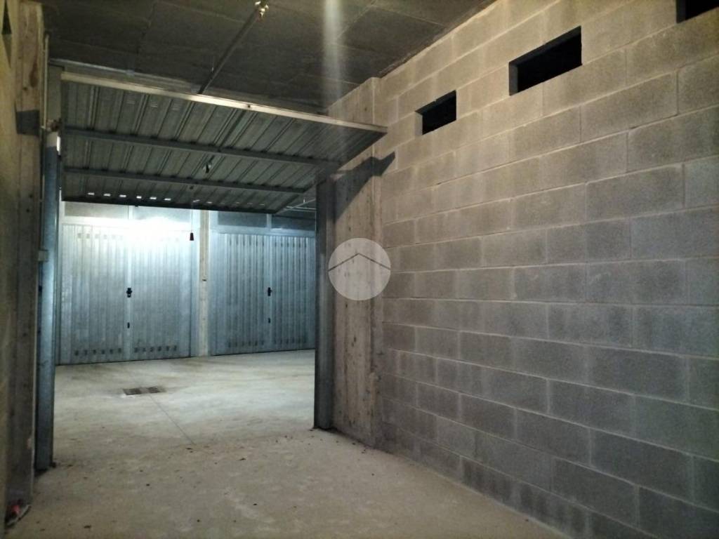 Box / garage a Fossano in PIAZZA RAFAELE, 1 - Foto 4