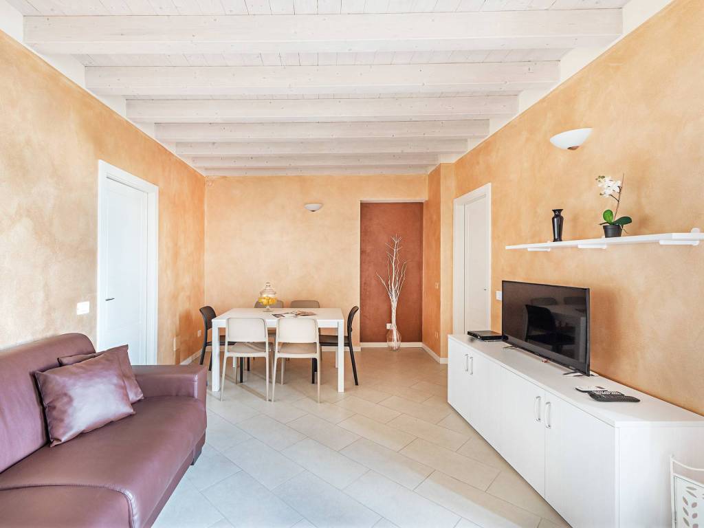 Appartamento a Toscolano-maderno in Via Statale Maderno, 127 - Foto 2