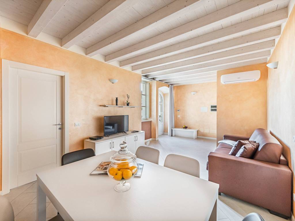 Appartamento a Toscolano-maderno in Via Statale Maderno, 127 - Foto 4