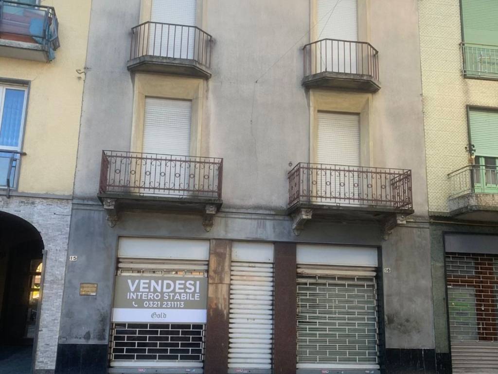 Palazzo / stabile a Trecate in Piazza Camillo Benso di Cavour, 16 - Foto 3