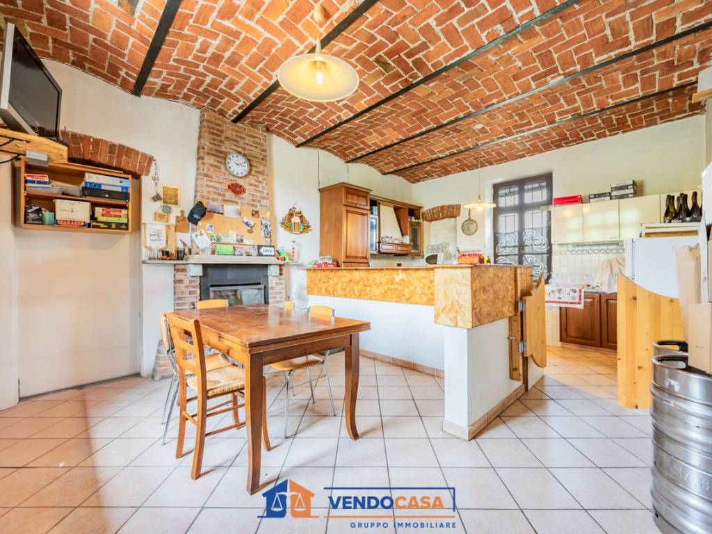 Rustico / casale a Centallo in Piazza Vittorio Emanuele II - Foto 4