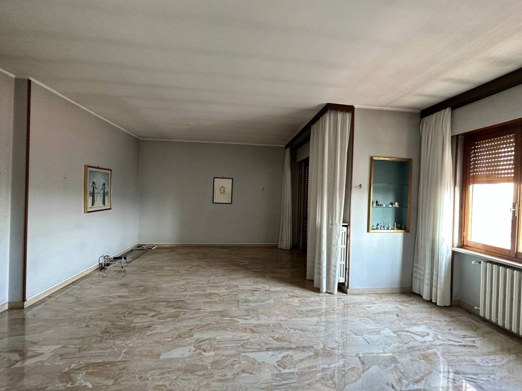 Appartamento a Alessandria in Viale Medaglie d'Oro, 19 - Foto 3