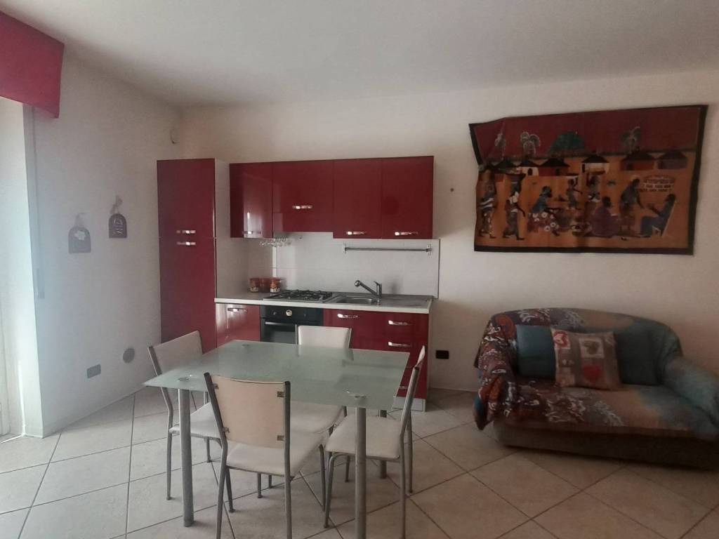 Appartamento a Cameri in Via Camillo Benso di Cavour - Foto 4