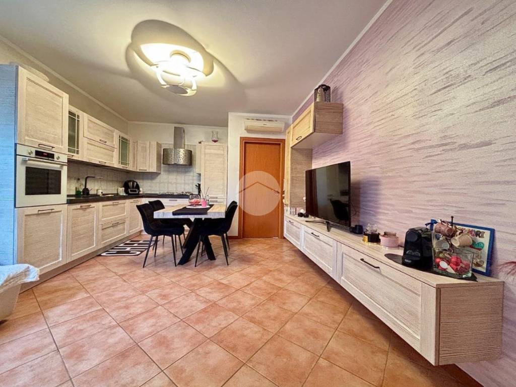 Appartamento a San giovanni lupatoto in Via Fossa Crear, 13 - Foto 4