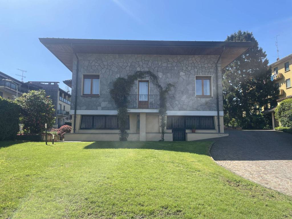 Villa a Castelletto sopra ticino in Via 25 Aprile - Foto 2