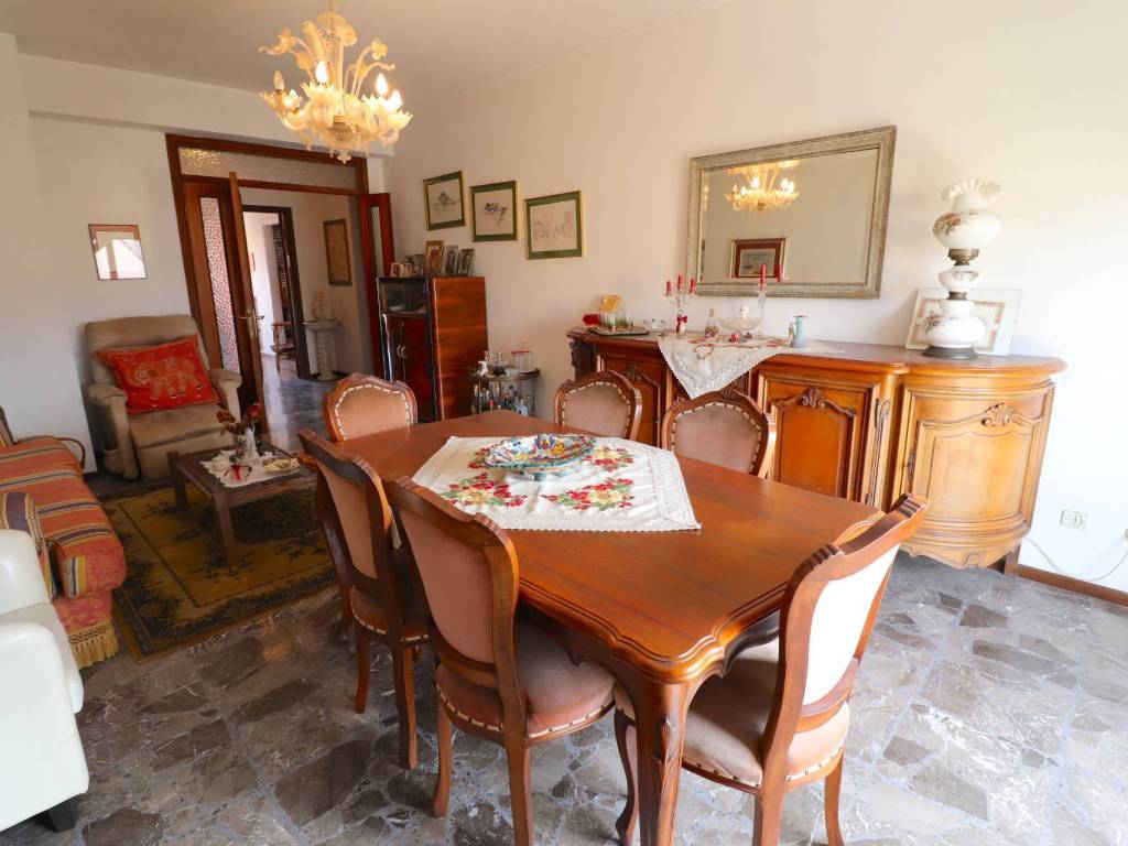 Appartamento a San benedetto del tronto in Viale Secondo Moretti, 24 - Foto 2