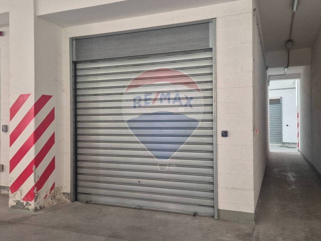 Box / garage a Bari in Viale Giuseppe Di Vittorio - Foto 2
