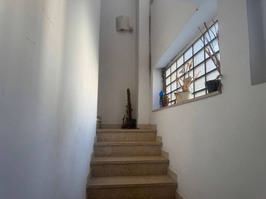 Casa indipendente a Cerano in Via Enrico Besozzi, 9 - Foto 4