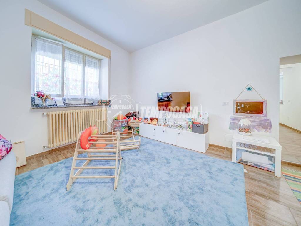 Appartamento a Angera in Via Achille Piazzi, 13 - Foto 5
