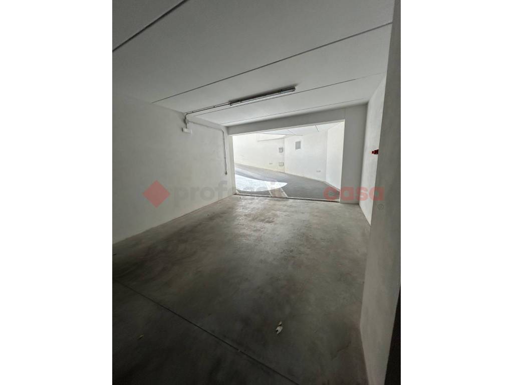 Box / garage a Grottaglie in Viale Gianni Rodari, 36 - Foto 4