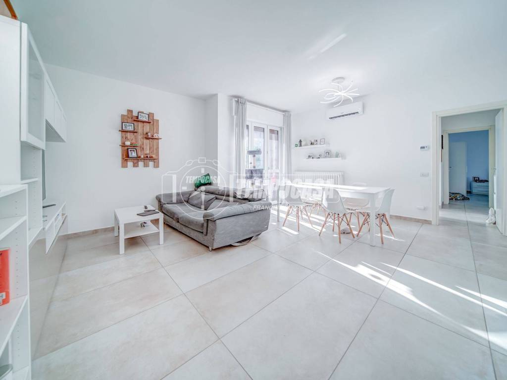 Appartamento a Castelletto sopra ticino in Via Primo Maggio - Foto 2