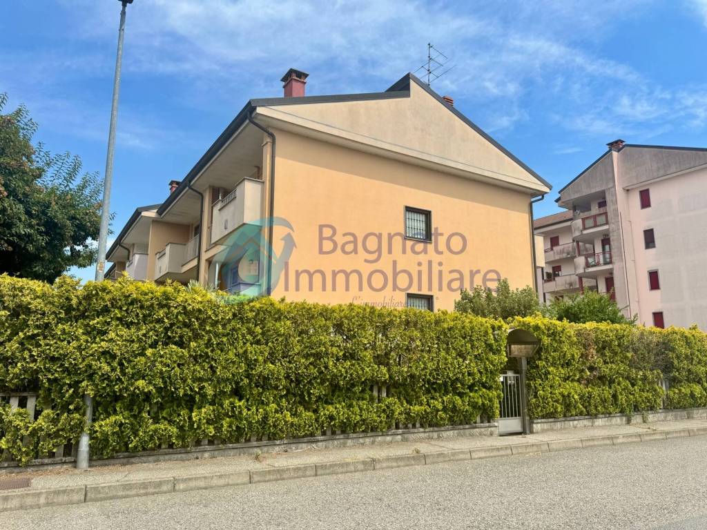 Villetta a schiera a Trecate in Via degli Angeli, 2 - Foto 2