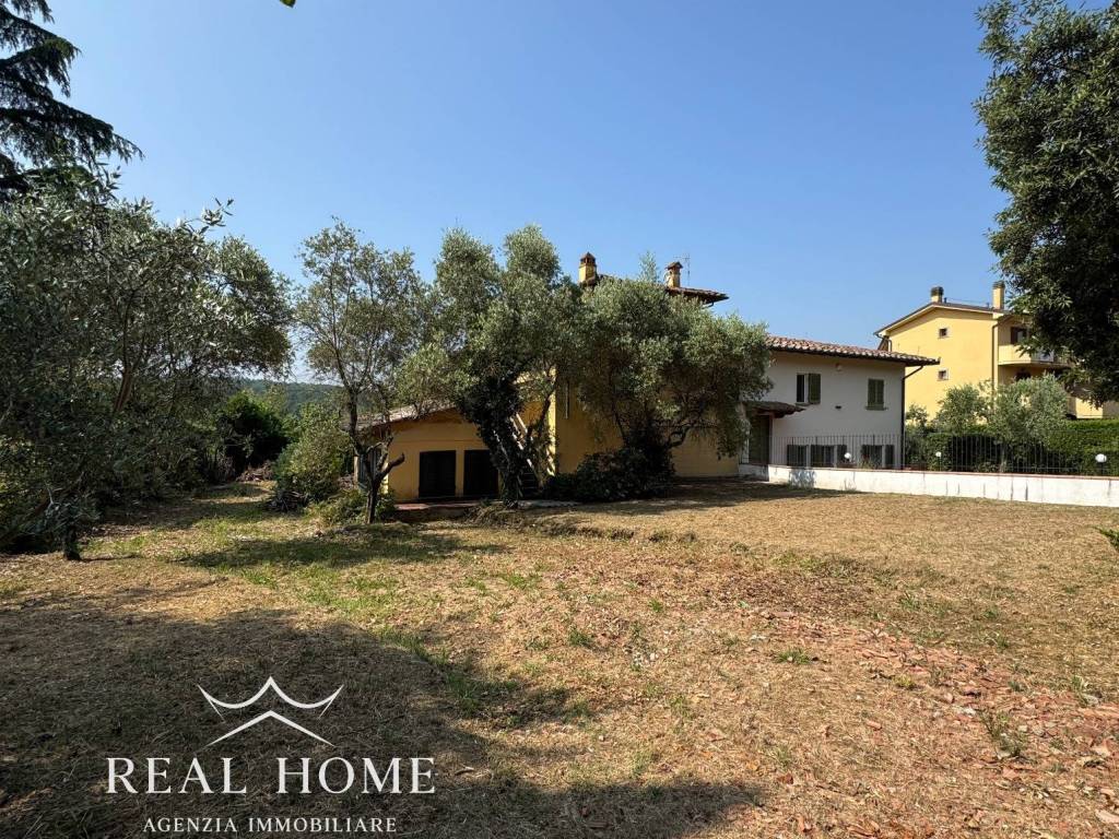 Villa a Carmignano in Via Vittorio Veneto, 31 - Foto 2