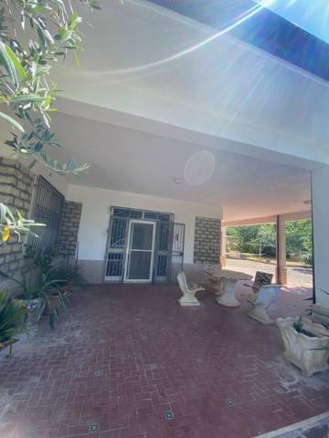 Villa a Cervaro in Via Noceromana - Foto 2