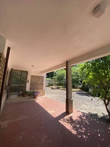 Villa a Cervaro in Via Noceromana - Foto 4