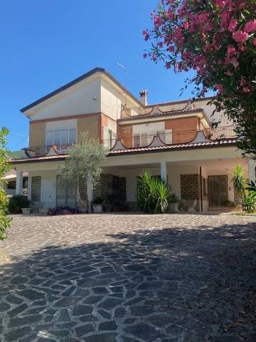 Villa a Cervaro in Via Noceromana - Foto 5