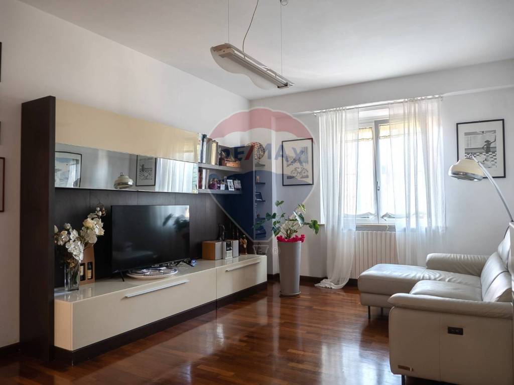 Appartamento a Falconara marittima in Via Milano, 1 - Foto 4