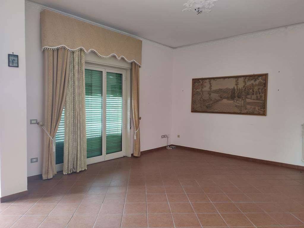Appartamento a San cataldo in Corso Sicilia, 118/C - Foto 2