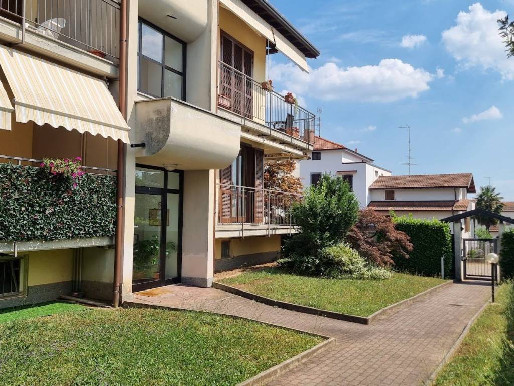 Attico / mansarda a Carnago in Via John Fitzgerald Kennedy, 94 - Foto 3