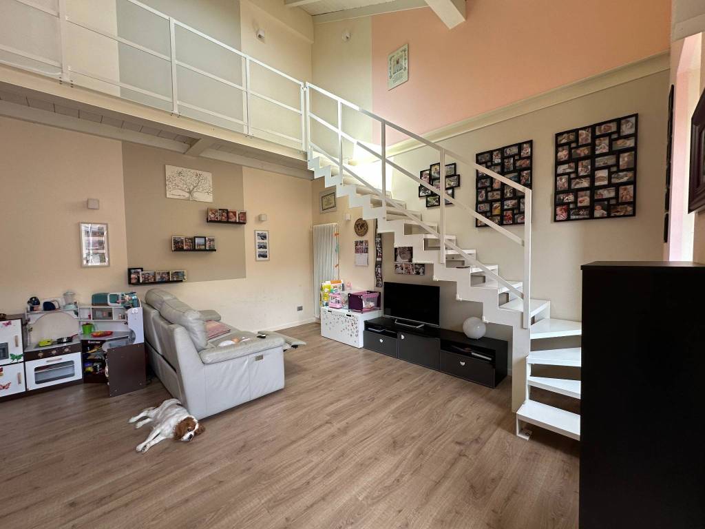 Villa a Lesa in Via alle Zappe, 14 - Foto 2