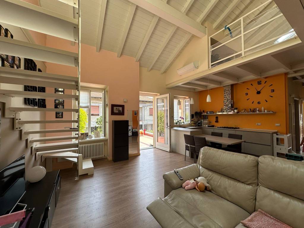 Villa a Lesa in Via alle Zappe, 14 - Foto 4