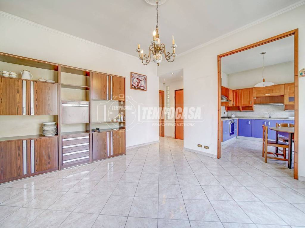 Villa a Samarate in Via Ferrario Ercole - Foto 2