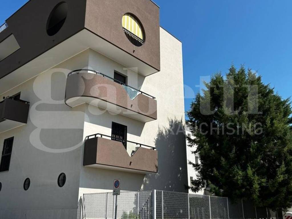 Appartamento a Taranto in Via Carlo di Donna, 11 - Foto 2