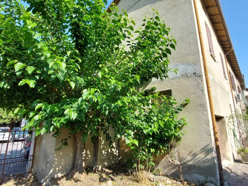 Casa indipendente a Castiglione delle stiviere in Piazza Stazione, 3 - Foto 2