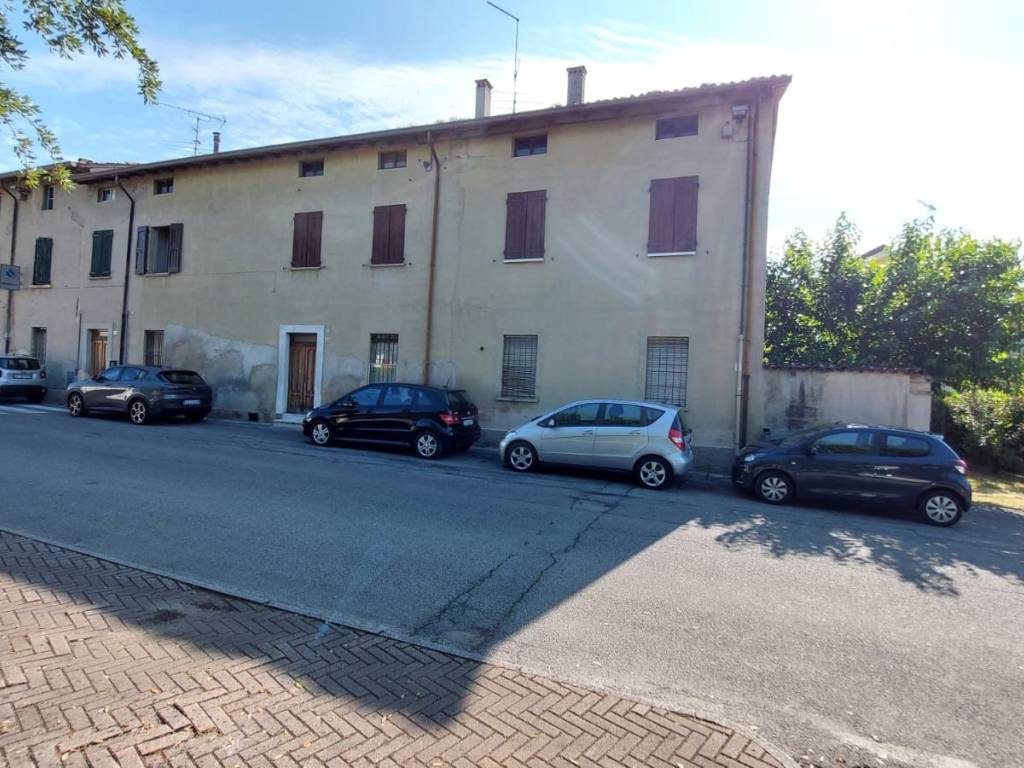 Casa indipendente a Castiglione delle stiviere in Piazza Stazione, 3 - Foto 4