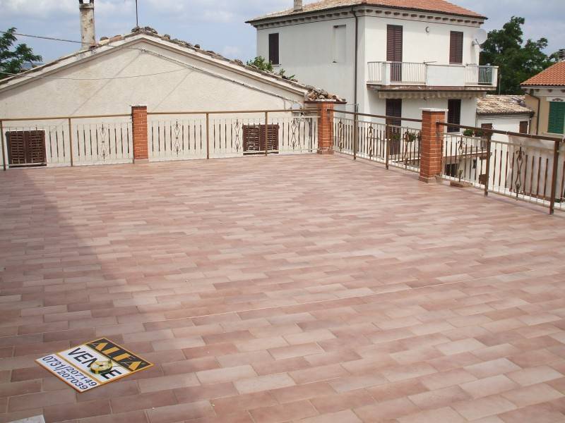 Casa indipendente a Serra san quirico in Piazza dela Libertà, 13 - Foto 3