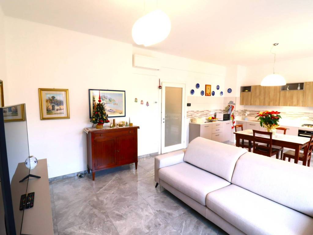 Appartamento a Loano in Via Cesarea - Foto 2