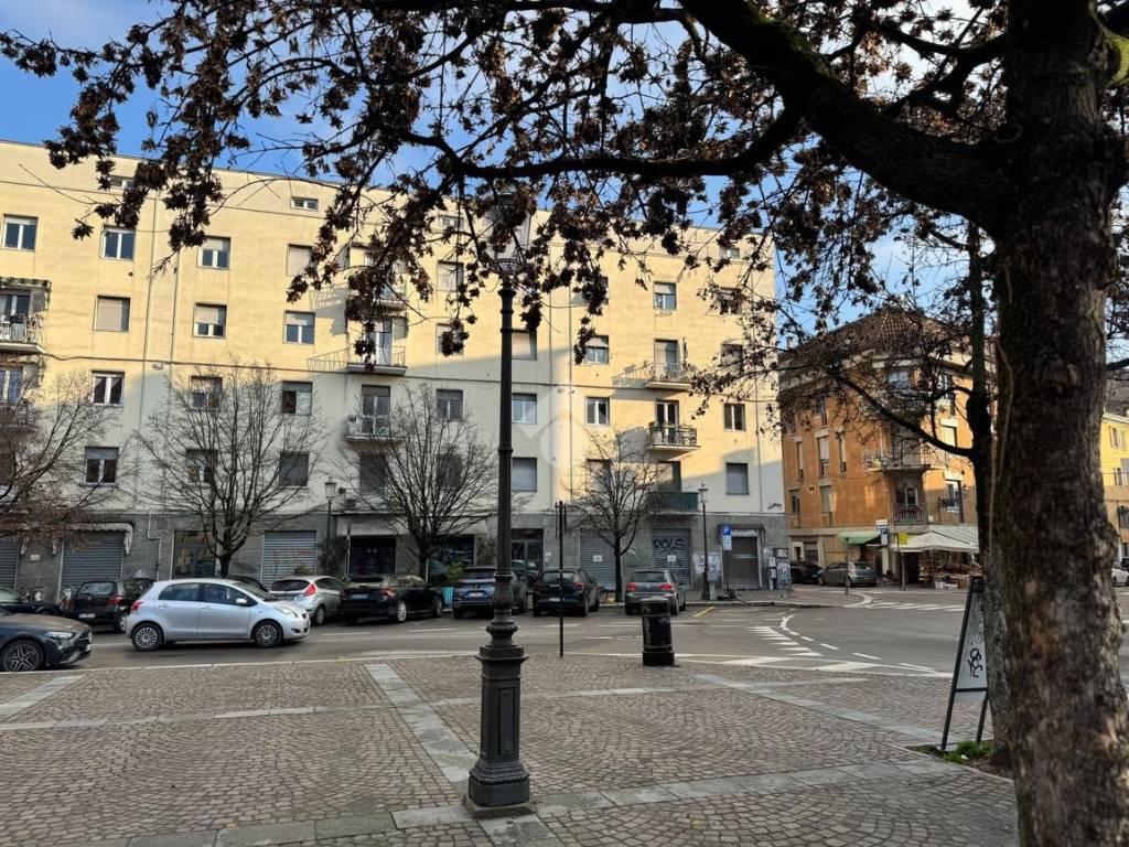 Immobile a Parma in Negozio Piazza Guido Picelli, 9 - Foto 3