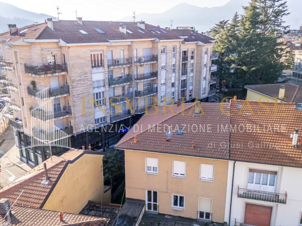 Appartamento a Luino in Via Fratelli Cairoli, 5 - Foto 2