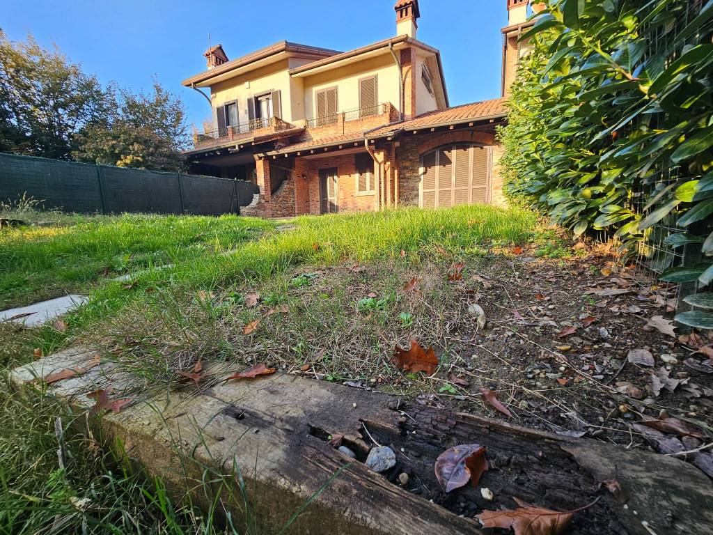 Villetta a schiera a Carugo in Via Giuseppe Parini - Foto 3