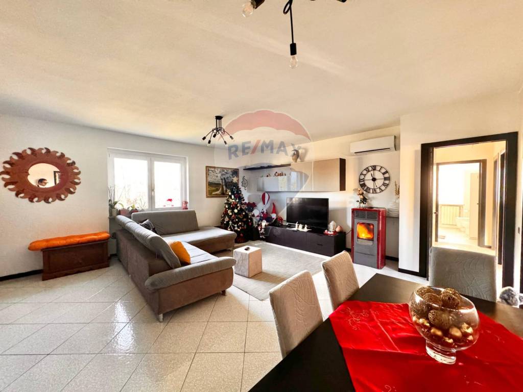 Appartamento a Castelletto sopra ticino in via Aronco, 45 - Foto 4